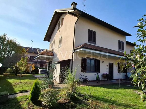 casa indipendente in vendita a Cavallirio