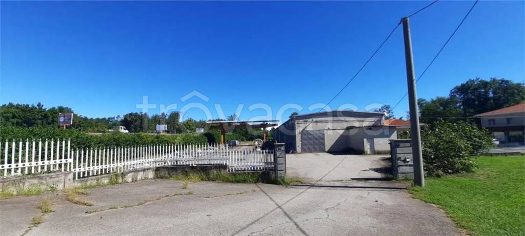 locale commerciale in vendita a Cavallirio