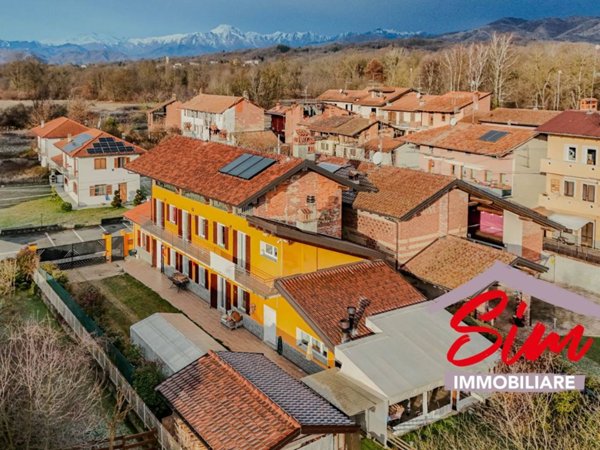 casa indipendente in vendita a Cavallirio