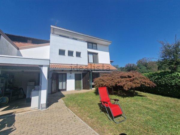 casa indipendente in vendita a Cavallirio