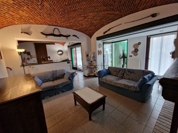 casa indipendente in vendita a Cavallirio