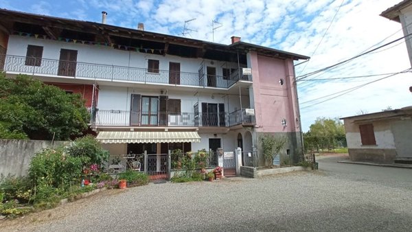 appartamento in vendita a Cavallirio in zona Stoccada