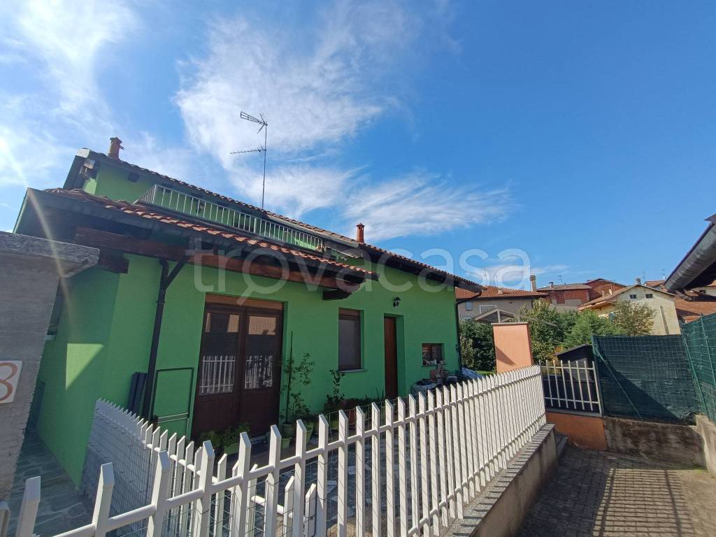 casa indipendente in vendita a Cavallirio