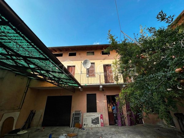 casa indipendente in vendita a Cerano
