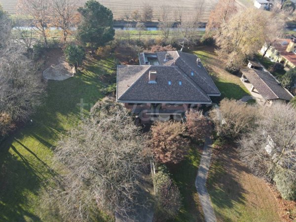 villa in vendita a Cerano