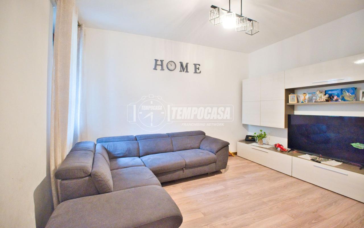 casa indipendente in vendita a Cerano