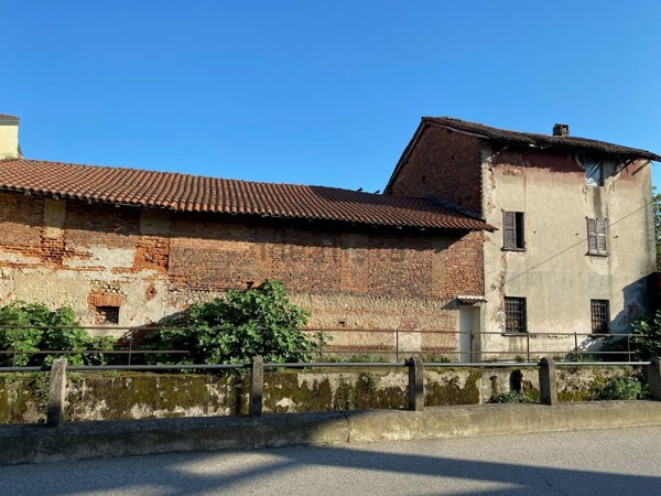 esavano in vendita a Cerano