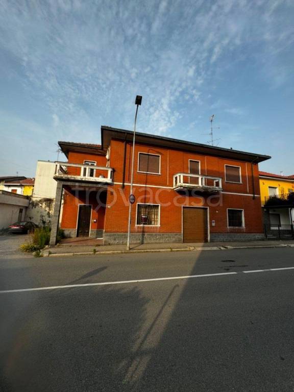 casa indipendente in vendita a Cerano