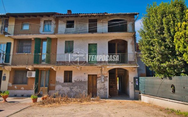 casa indipendente in vendita a Cerano