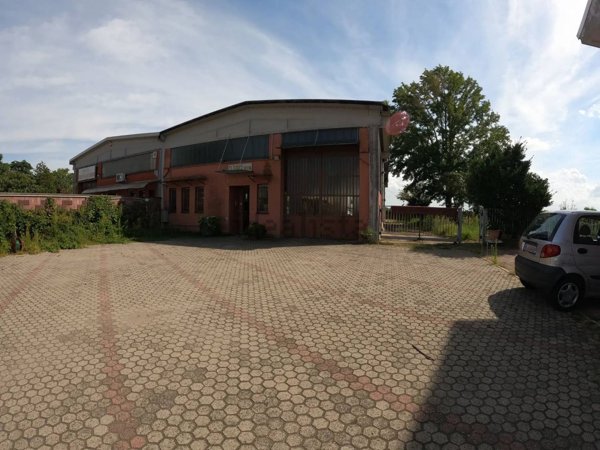 capannone in vendita a Cerano