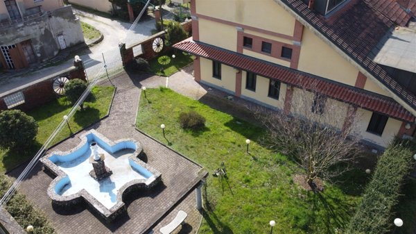 negozio in vendita a Cerano