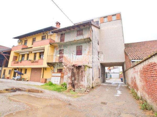 casa indipendente in vendita a Cerano