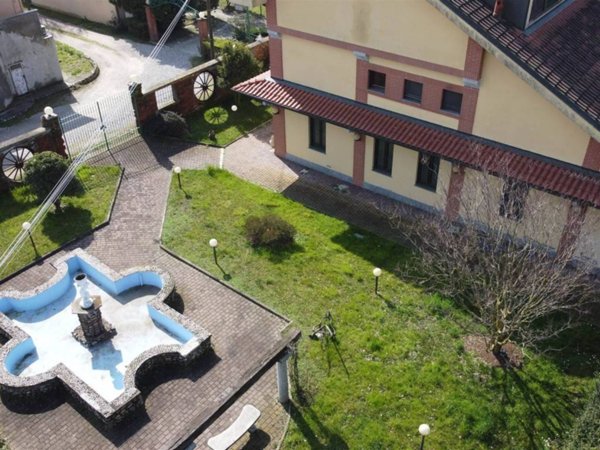 negozio in vendita a Cerano