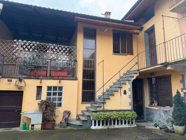 casa indipendente in vendita a Cerano