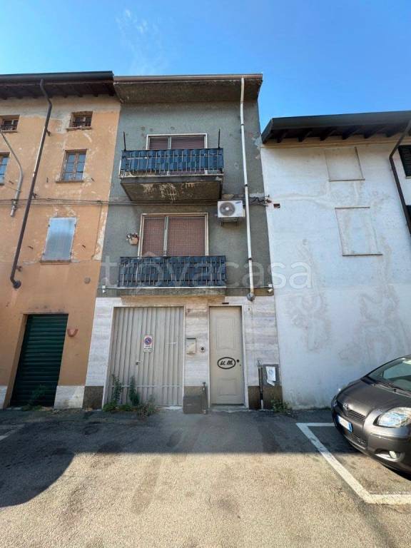 casa indipendente in vendita a Cerano