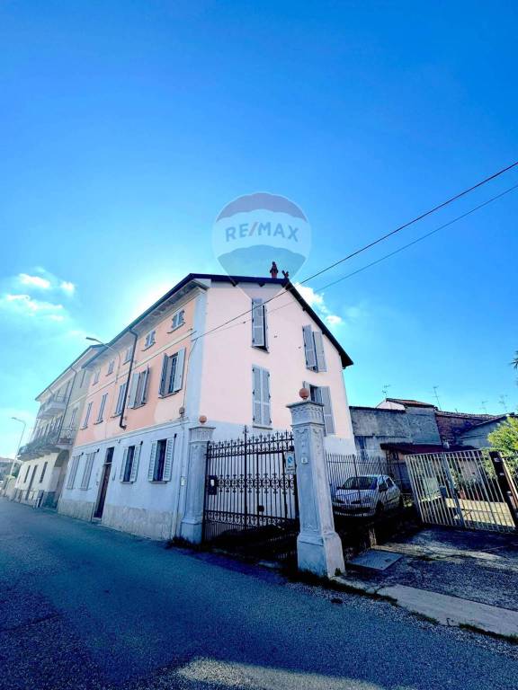 casa indipendente in vendita a Cerano