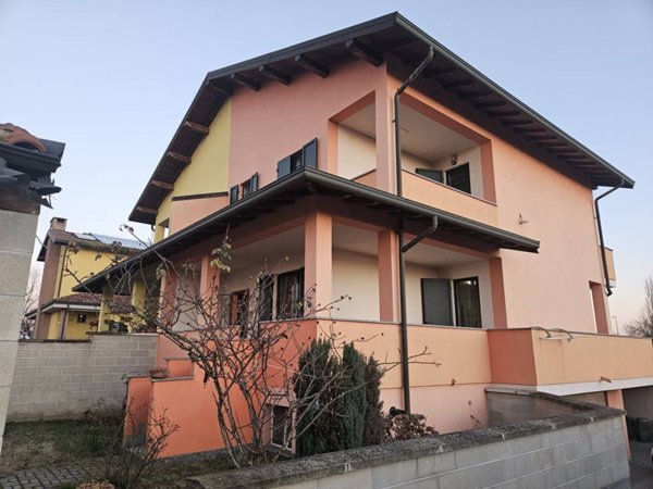 casa indipendente in vendita a Cerano