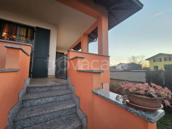 casa indipendente in vendita a Cerano