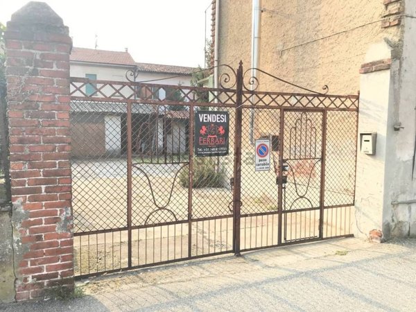 appartamento in vendita a Cerano