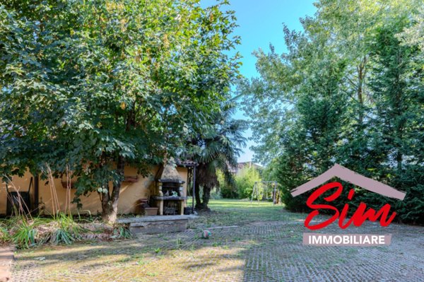 casa indipendente in vendita a Cerano