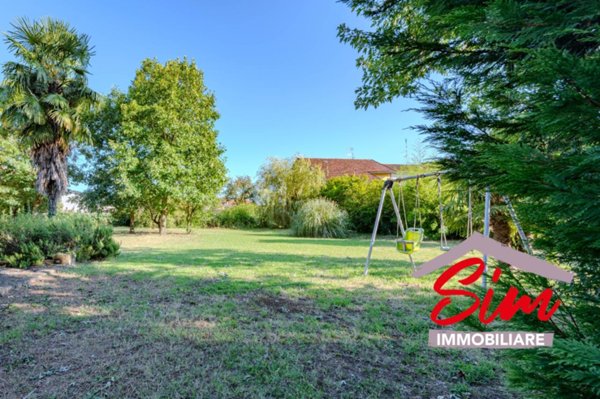 negozio in vendita a Cerano