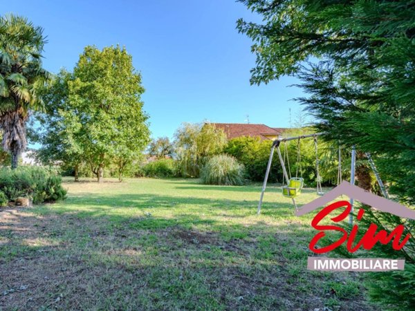 negozio in vendita a Cerano