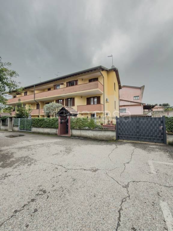 casa indipendente in vendita a Cerano