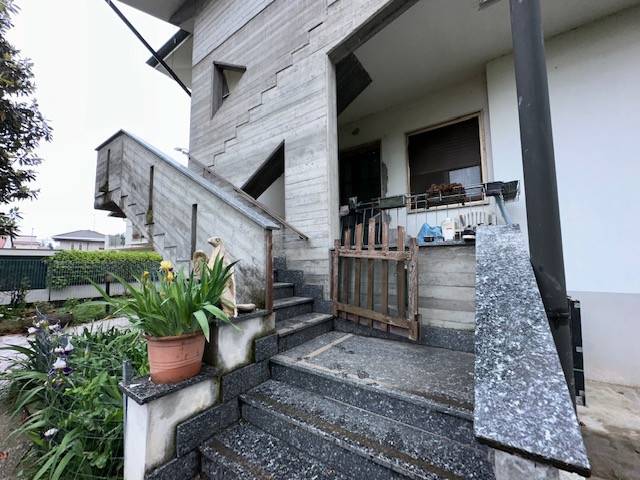 casa indipendente in vendita a Cerano