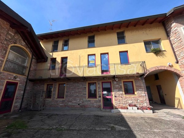 casa indipendente in vendita a Cerano