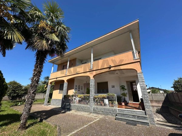 casa indipendente in vendita a Cerano