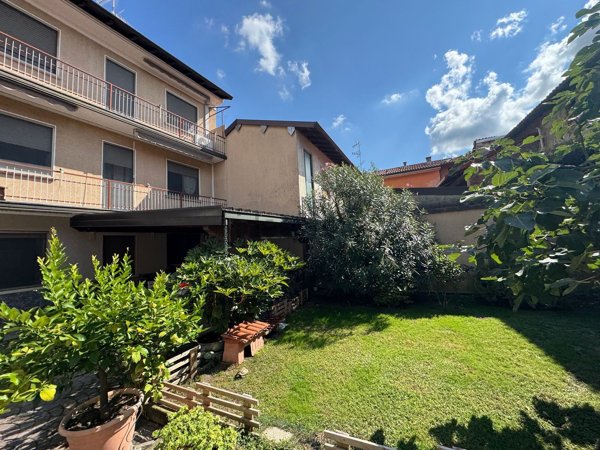 casa indipendente in vendita a Cerano