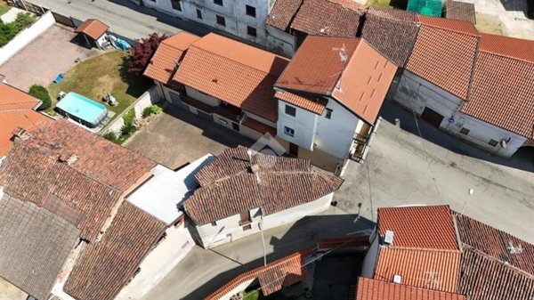 casa indipendente in vendita a Cerano