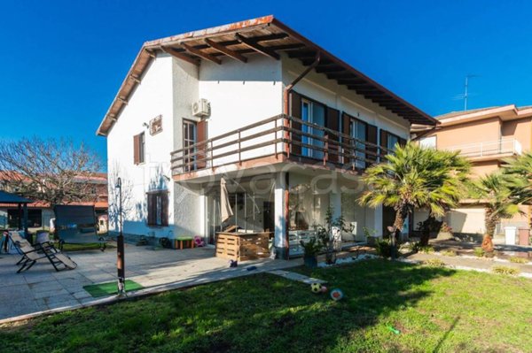 casa indipendente in vendita a Cerano