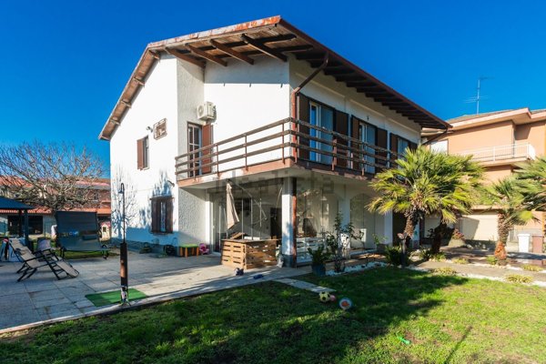 casa indipendente in vendita a Cerano