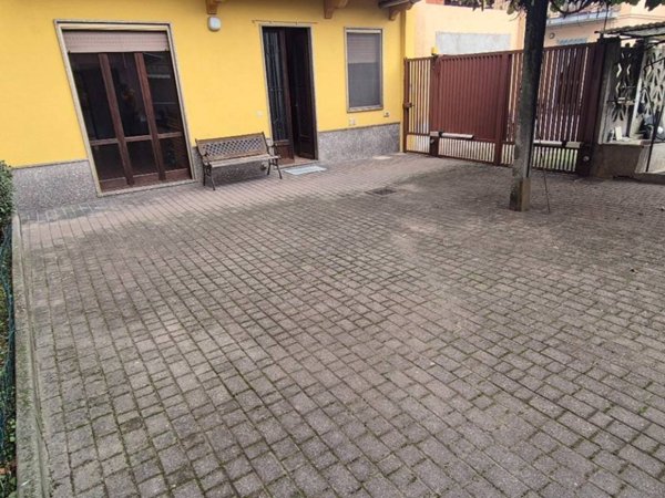 casa indipendente in vendita a Cerano