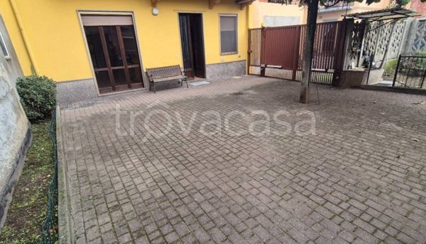 casa indipendente in vendita a Cerano