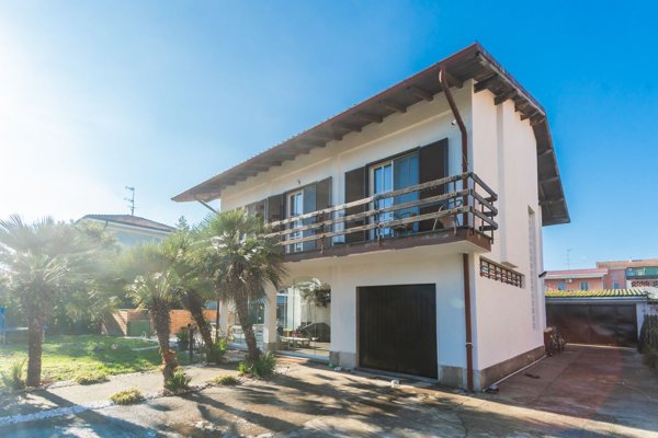 casa indipendente in vendita a Cerano