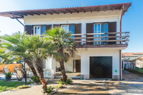 casa indipendente in vendita a Cerano