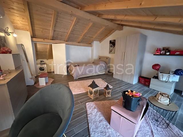 casa indipendente in vendita a Cerano