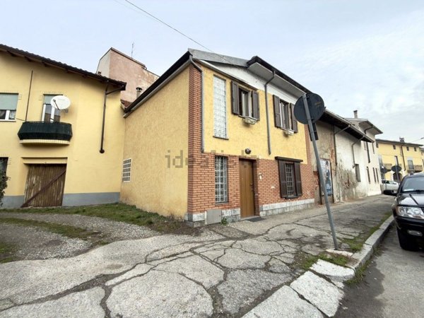 casa semindipendente in vendita a Cerano