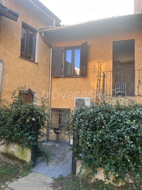 casa indipendente in vendita a Cerano