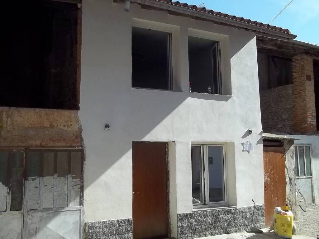 casa indipendente in vendita a Cerano