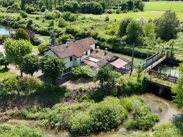 casa indipendente in vendita a Cerano