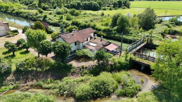 casa indipendente in vendita a Cerano