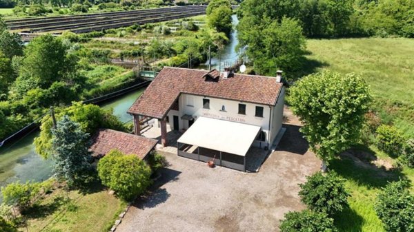 casa indipendente in vendita a Cerano