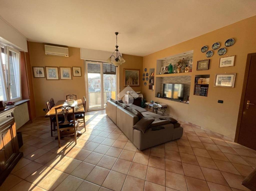 casa indipendente in vendita a Cerano