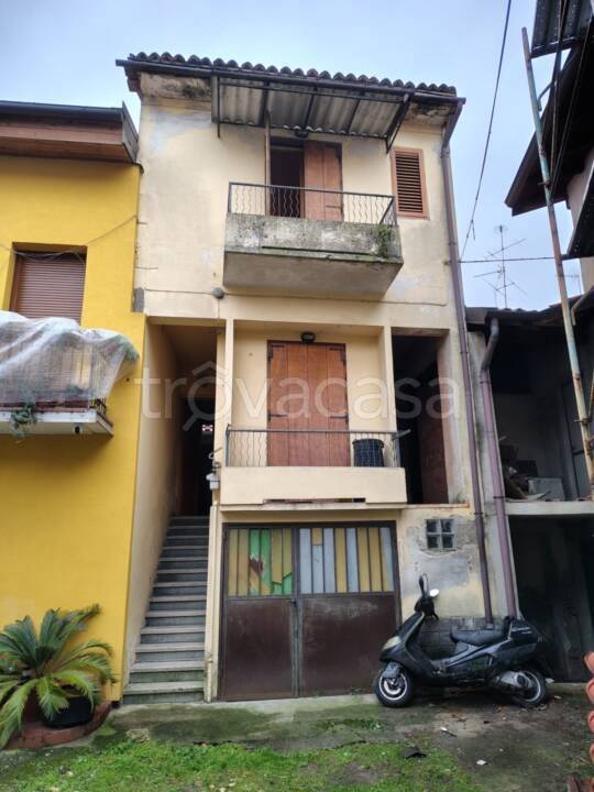 casa indipendente in vendita a Cerano