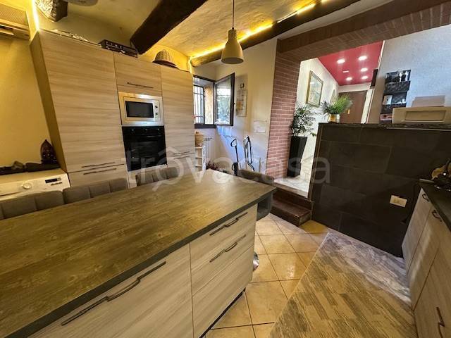 casa indipendente in vendita a Cerano