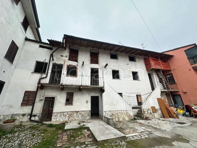 casa indipendente in vendita a Cerano