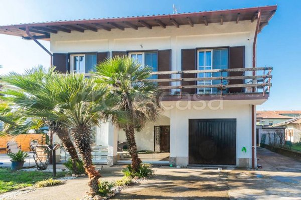 casa indipendente in vendita a Cerano